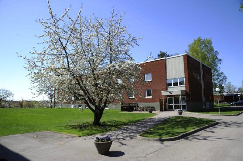 Logi Tuppen, Vandrarhem - Oskarshamns Folkhoegskola Экстерьер фото